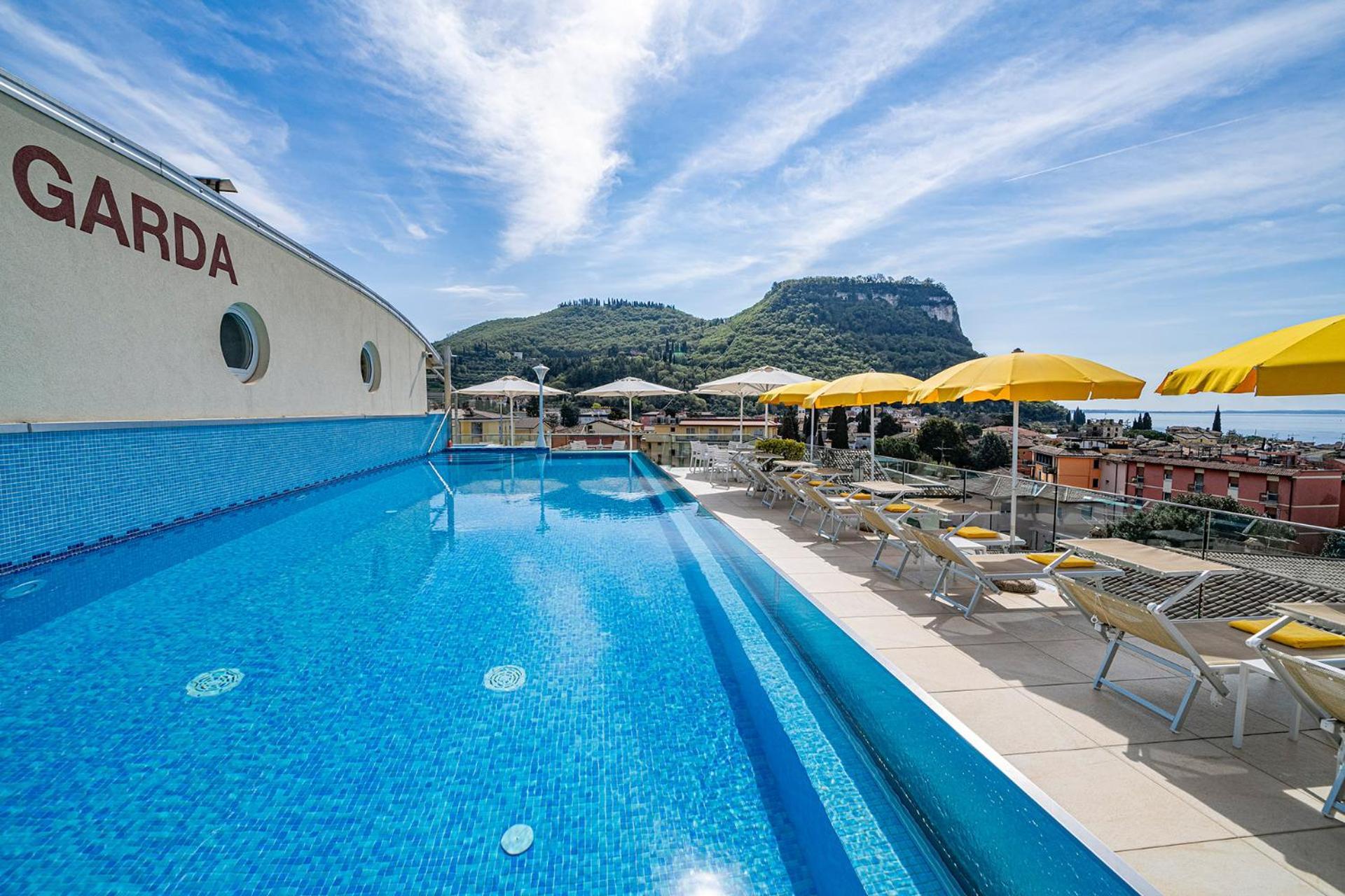 Sky Pool Hotel Sole Garda Garda  Exterior foto